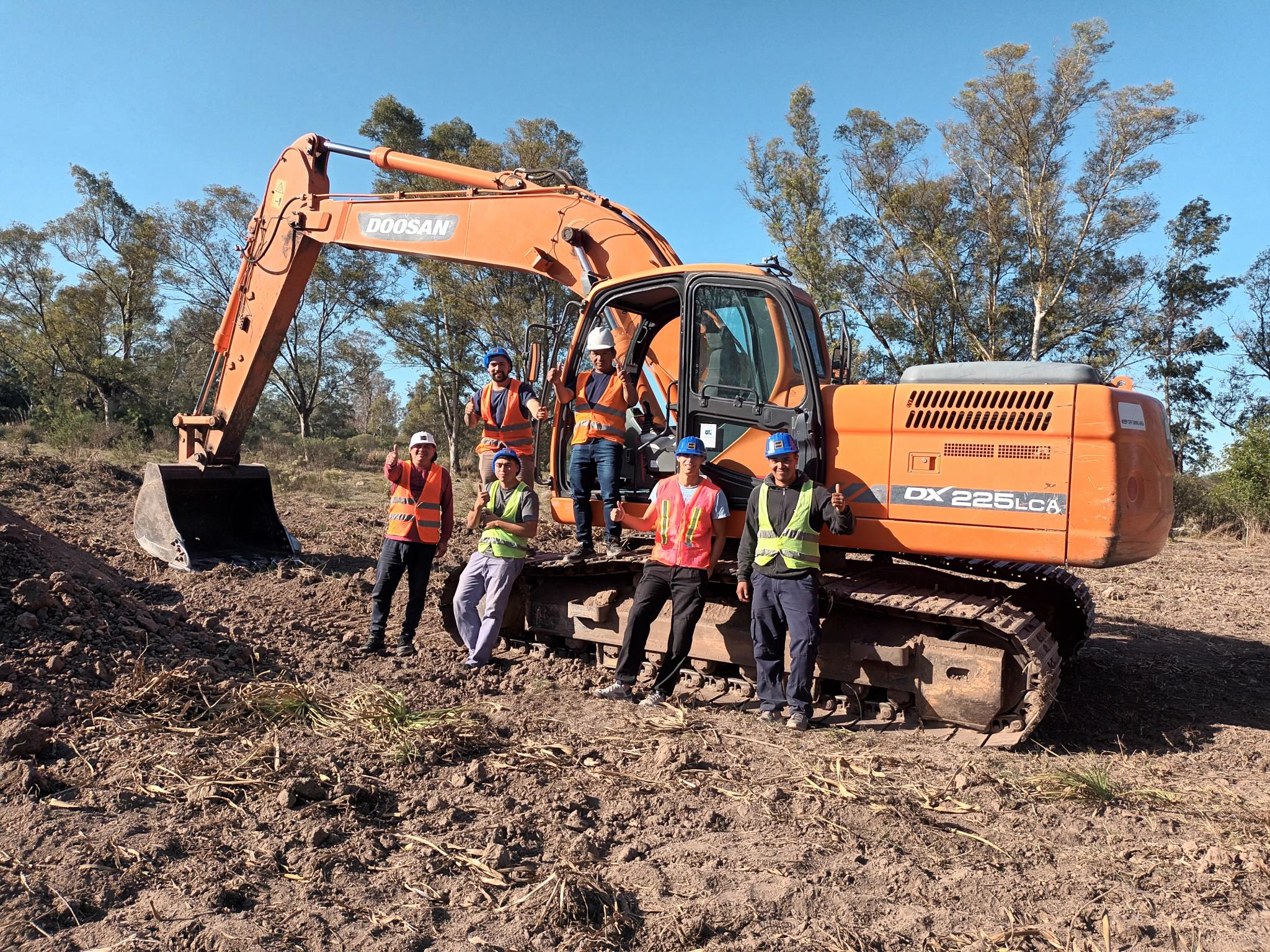 Operador de excavadora sobre orugas