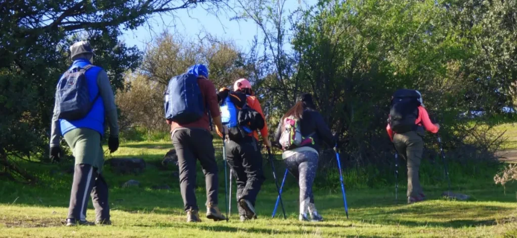 Mujeres en cordillera de los andes