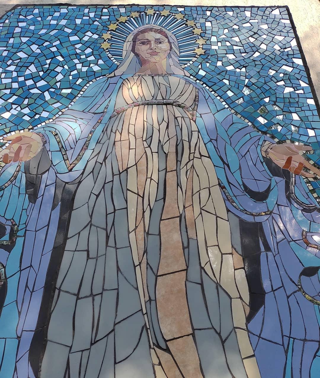 Mural en mosaico. Propiedad Privada. 2021