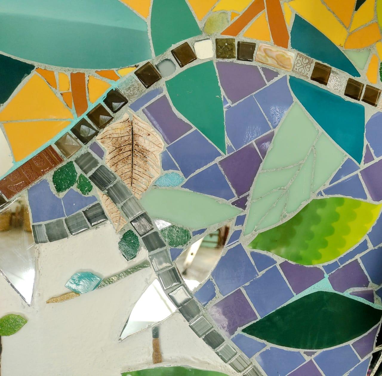 Mural en mosaico emplazado en propiedad privada en Alta Gracia.