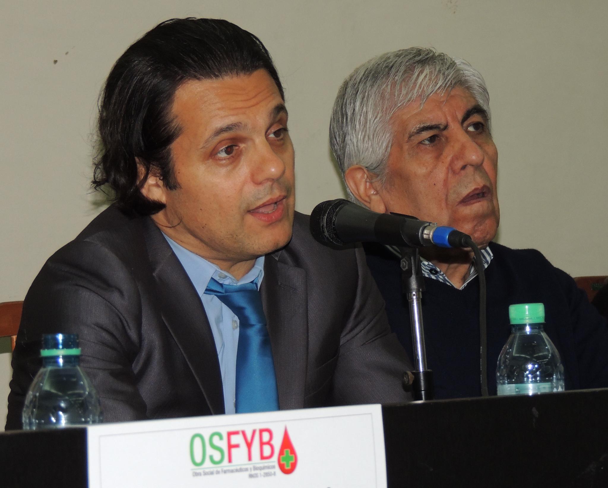 Con Hugo Moyano, el gremio de bioquímicos presentó su obra social
