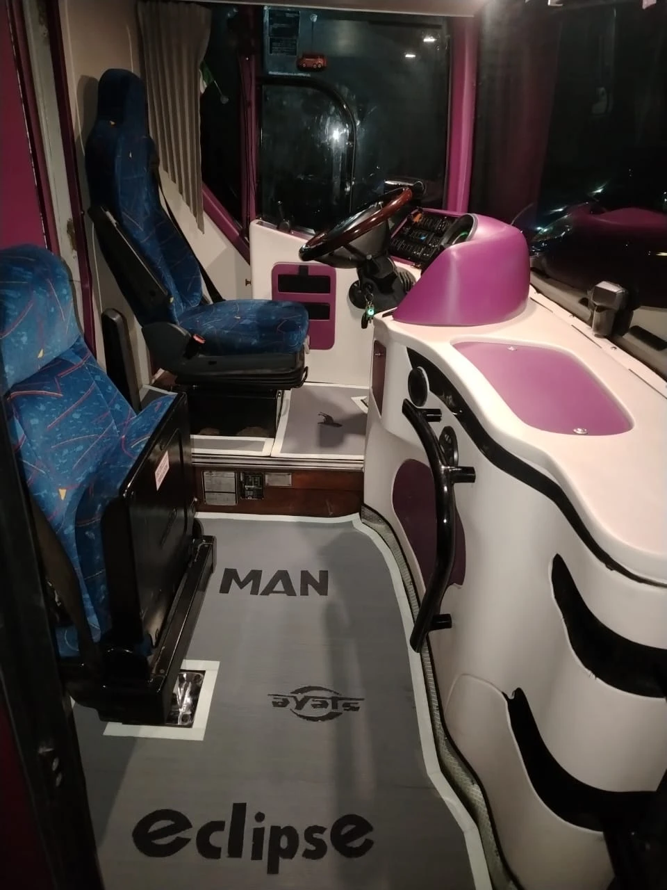 AutobusDoblePiso56pasajeros3.webp