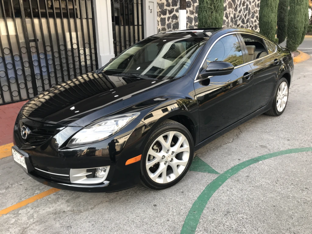Auto de lujo para traslados ejecutivos TTÓpera
