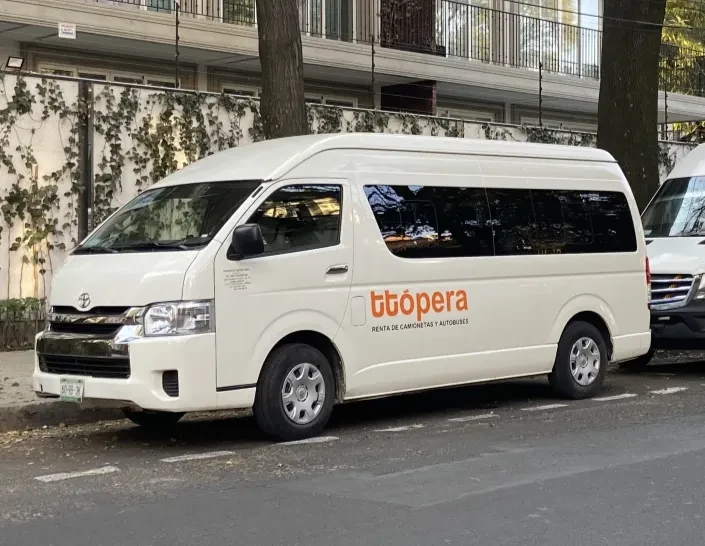 Camioneta King Long 14 pasajeros TTÓpera