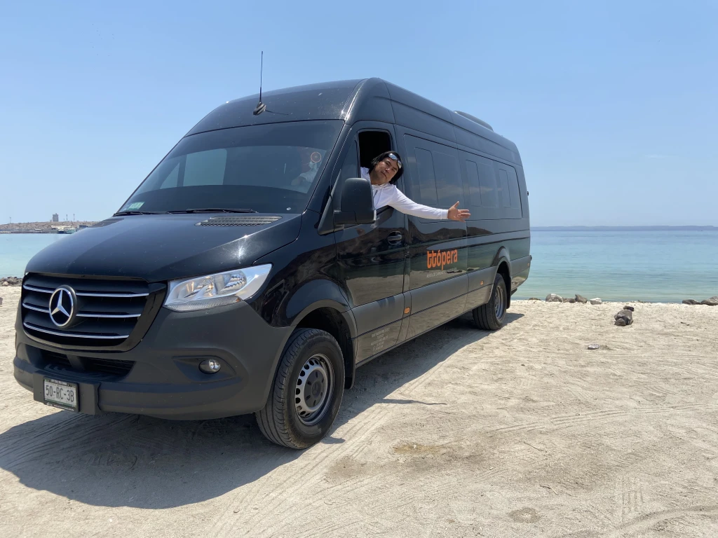 Transporte turístico y ejecutivo con conductor en México