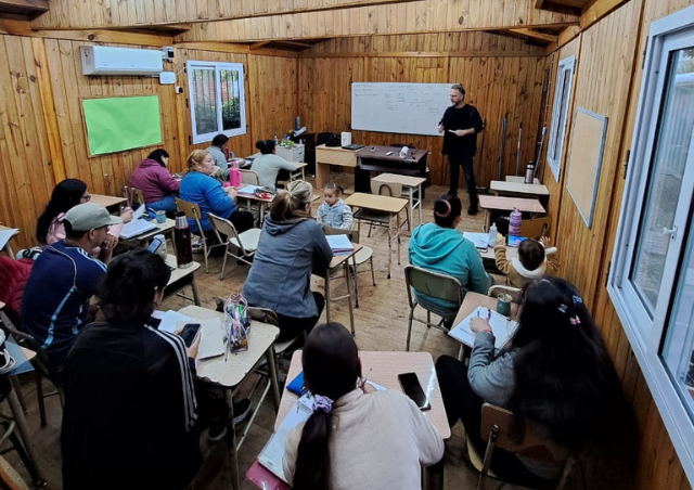 Escuela de adultos: Aprender , crecer y compartir