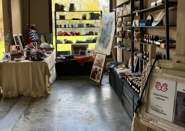 Stand Fundación Más Humanidad en Arte en La Herencia