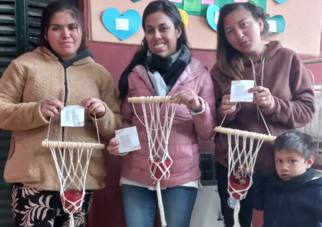 Mamás autogestivas y productivas; Mujeres artesanas del futuro