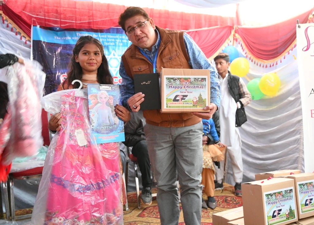 ChristmasParty2021-FaisalabadPakistan7.webp