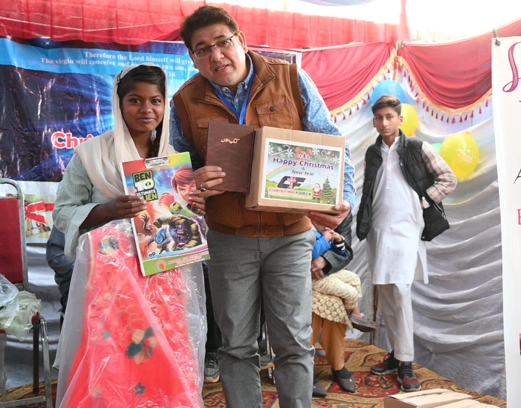 ChristmasParty2021-FaisalabadPakistan8.webp