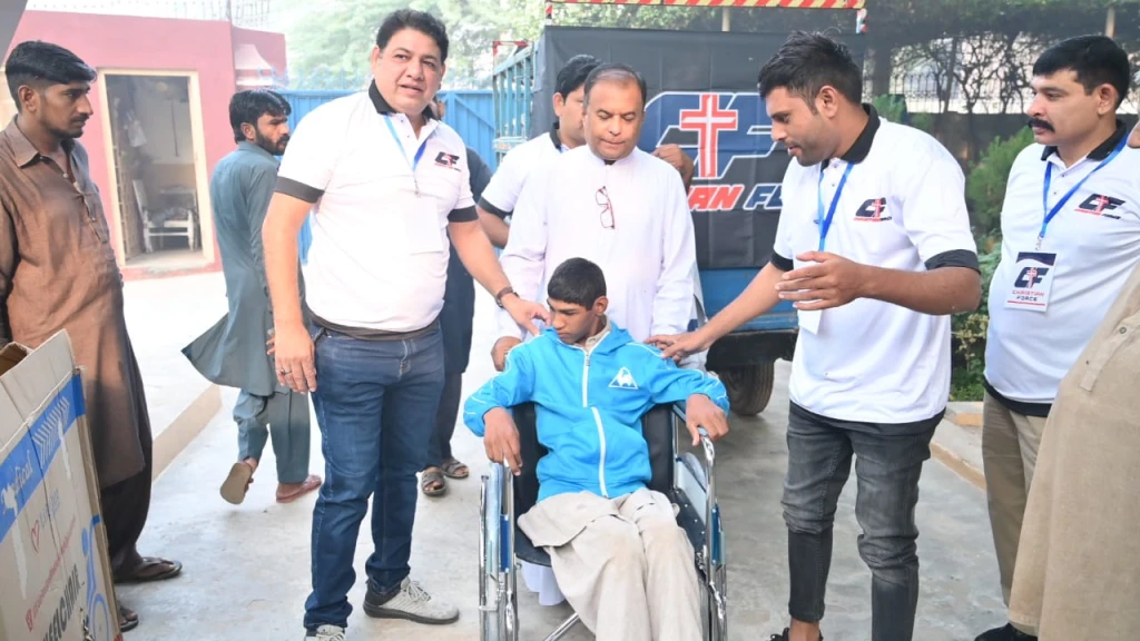 WheelchairsDistribution2023-FaisalabadPakistan18.webp