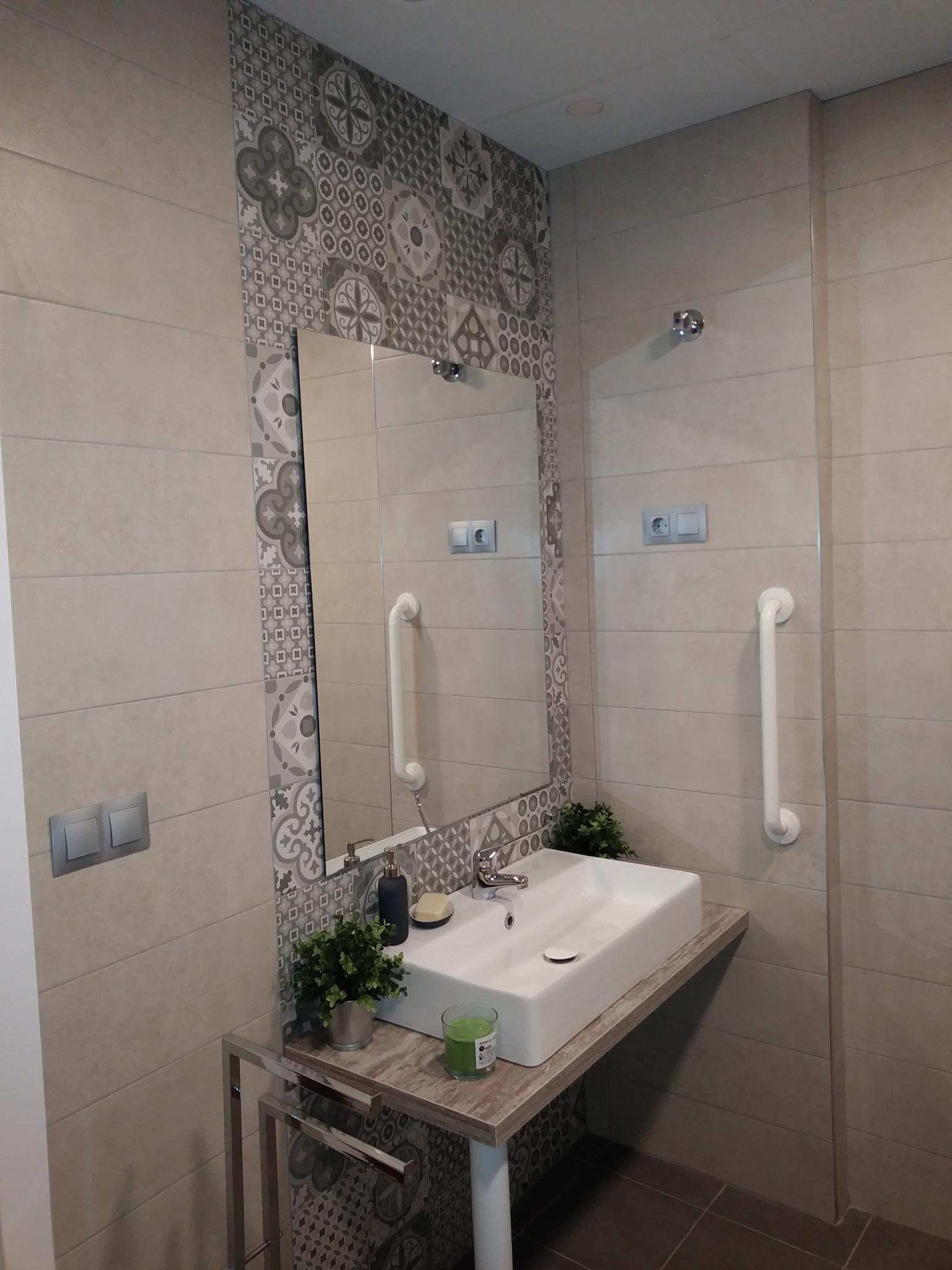Lavabo con encimera y barras