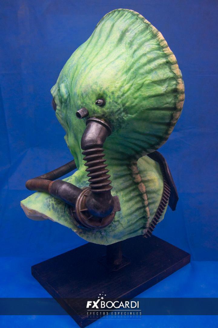 Busto de alienígena con luces incorporadas.
