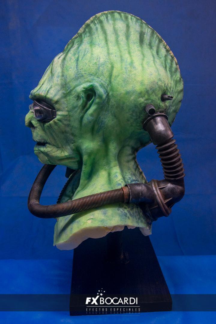 Busto de alienígena con luces incorporadas.