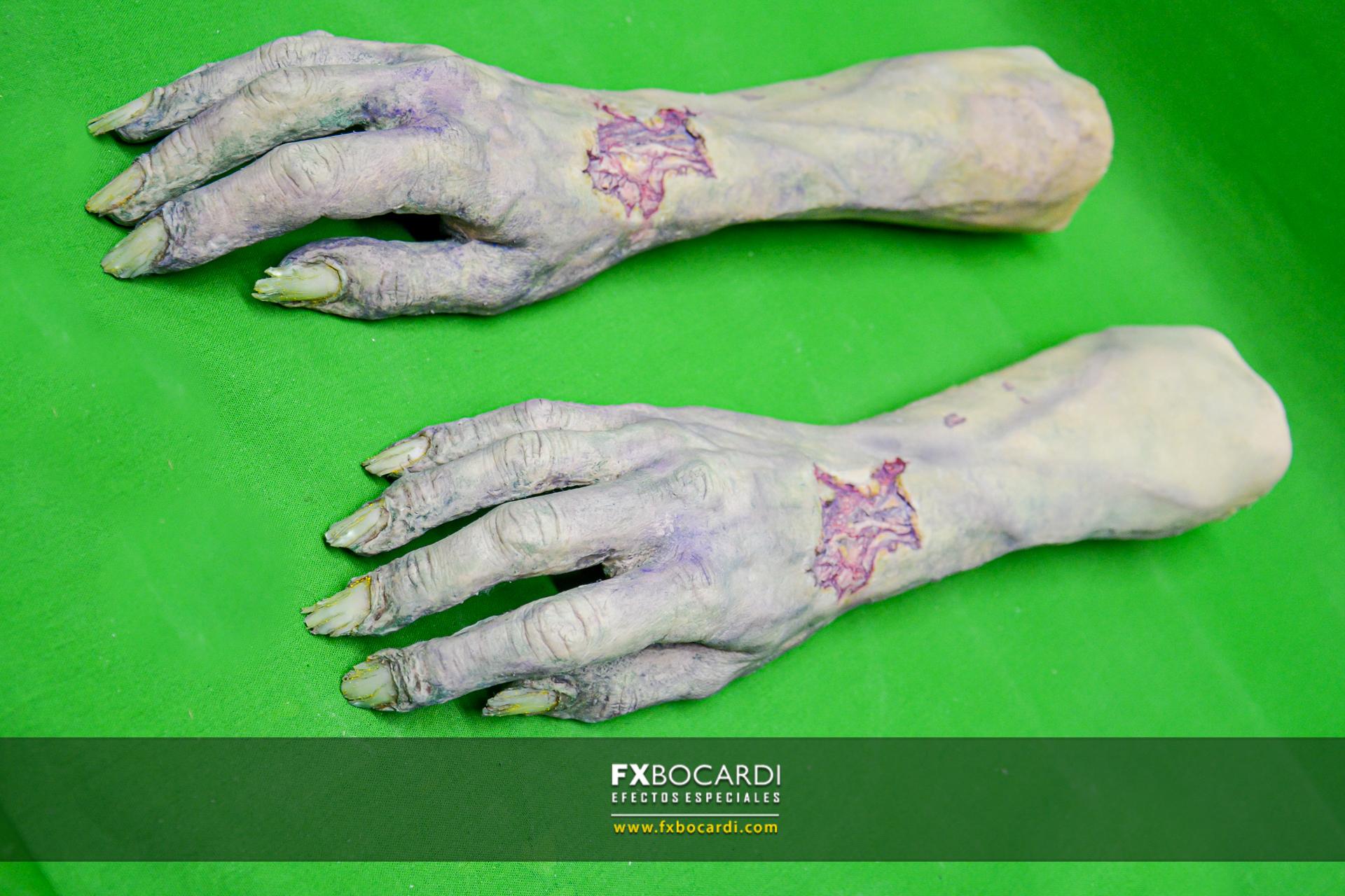 Mano y antebrazo de zombie, para corto de terror en Córdoba.