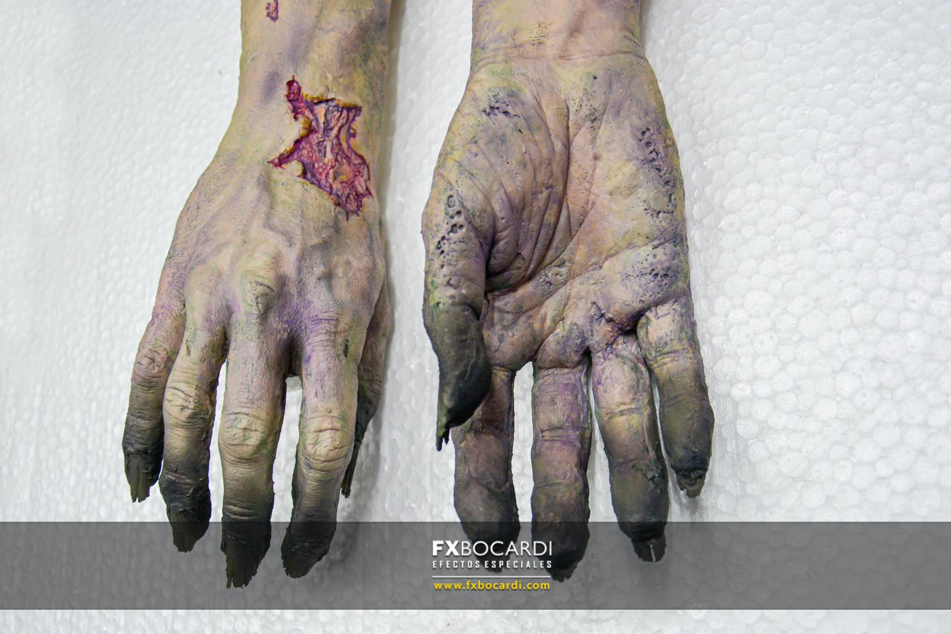Mano y antebrazo de zombie, para corto de terror en Córdoba.