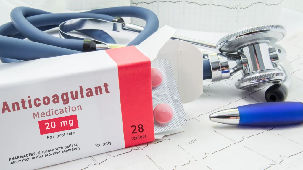 Anticoagulantes orales directos, AINE selectivos de la COX-2 y hemorragia gastrointestinal en la fibrilación auricular.