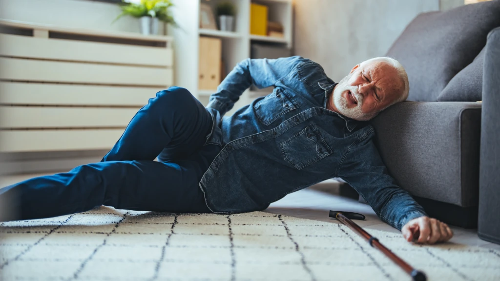 Intervenciones para prevenir caídas en adultos mayores que viven en la comunidad.