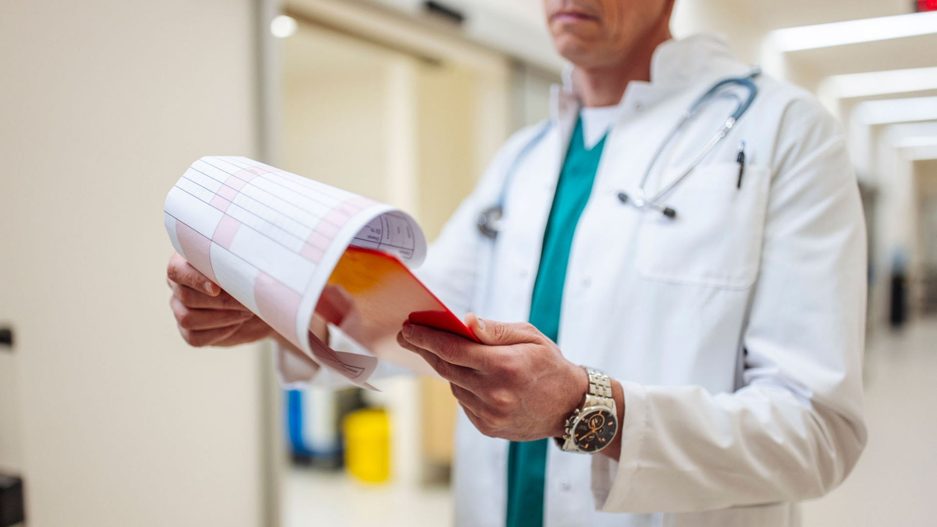 Iniciación, adherencia y persistencia al tratamiento médico según las guías de práctica clínica tras la internación por insuficiencia cardíaca.