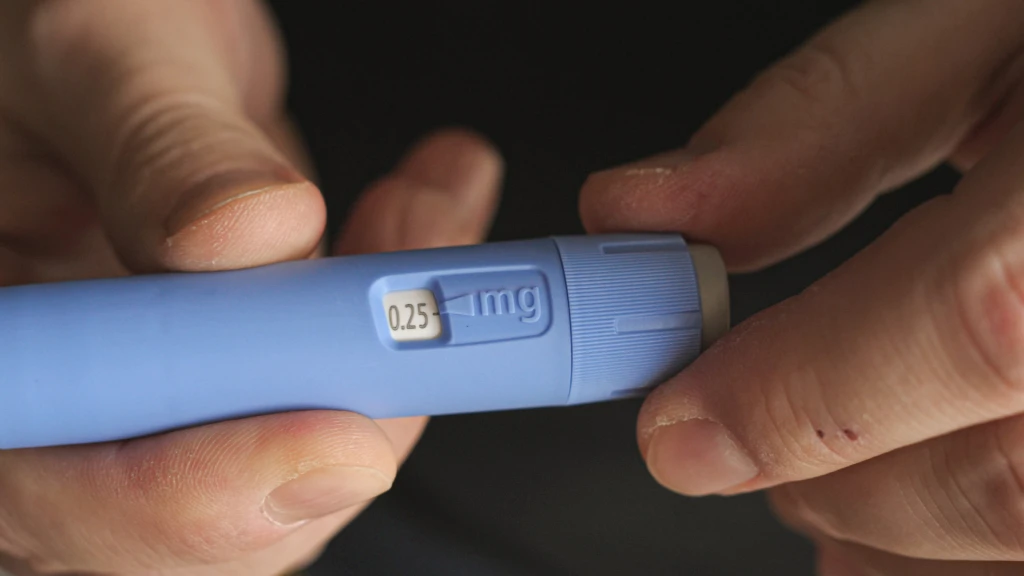 Semaglutida una vez por semana versus placebo en pacientes con trastorno por consumo de alcohol y obesidad comórbida.