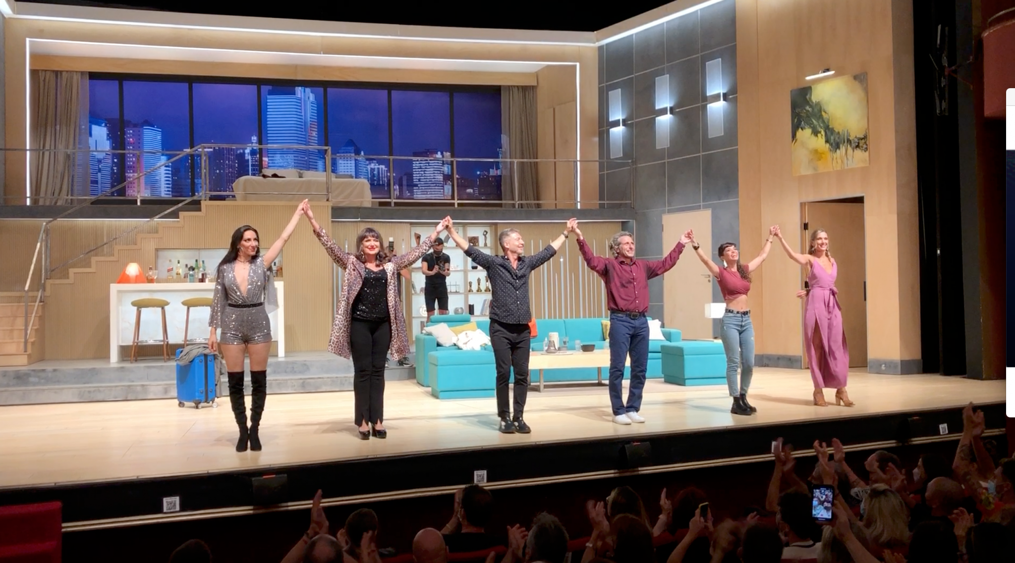 Adrían Suar y Diego Peretti estrenaron a sala llena, "Inmaduros", en el Teatro El Nacional.  