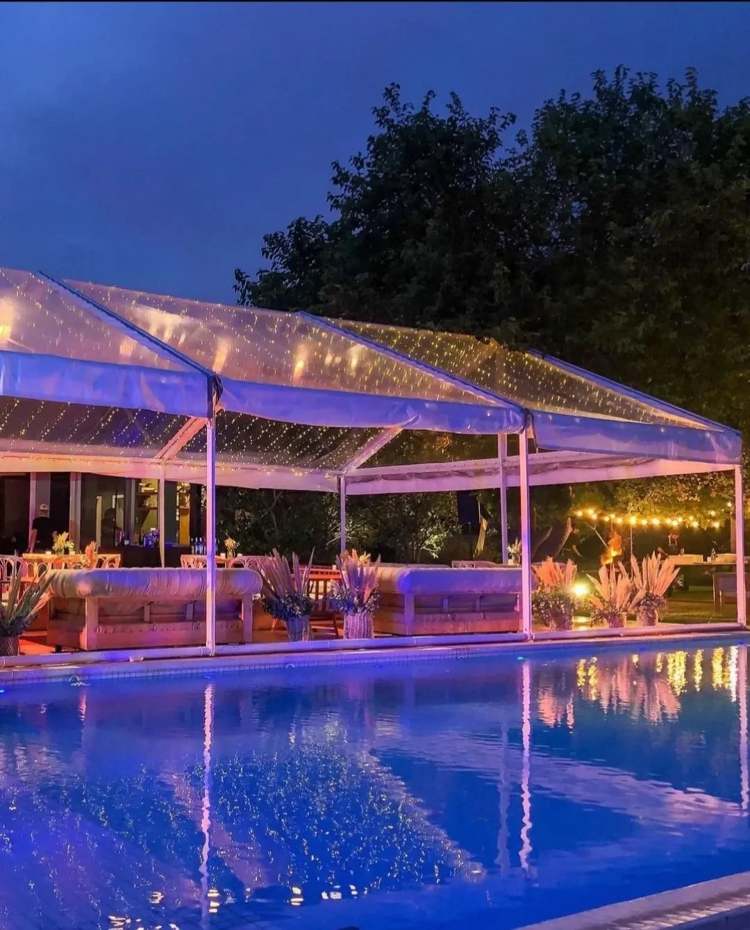 Estructura de carpa elegante para eventos