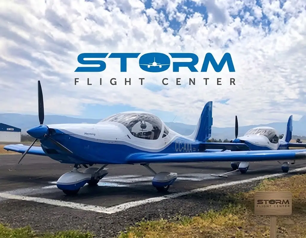 Liceo Industrial Alberto Widmer firma convenio con Storm Flight Center