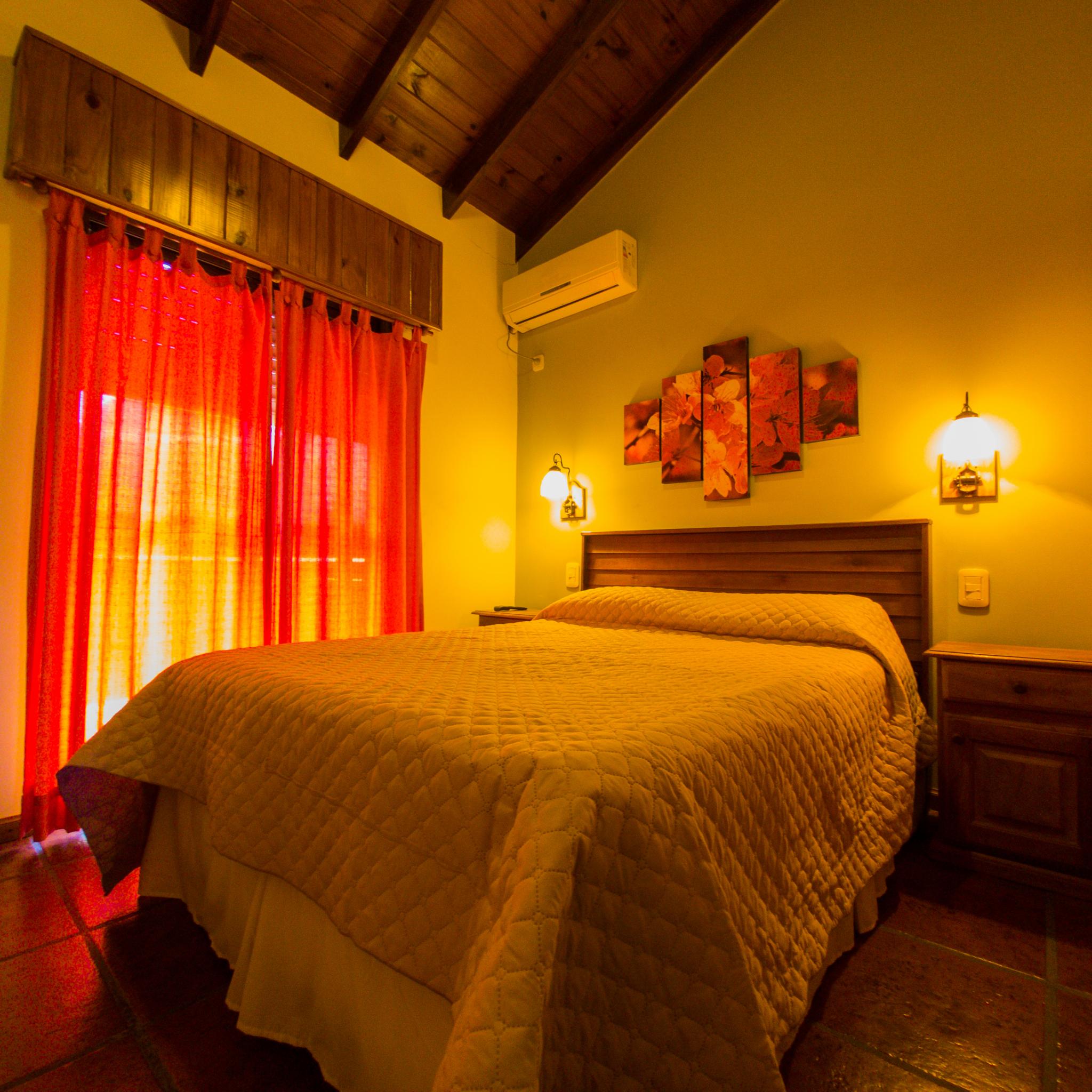 Habitación principal del apart triple standard de Apart Lumí Atalá 