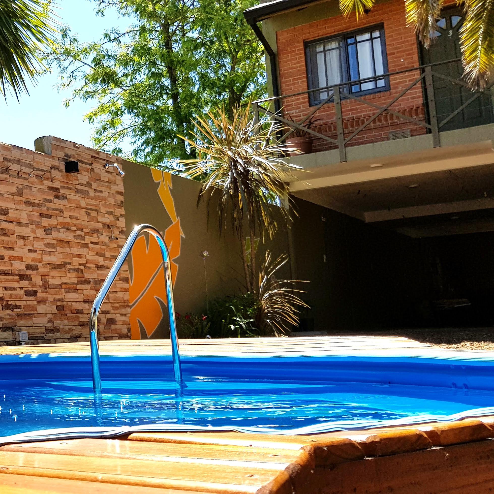 Piscina al aire libre de Apart Lumí Atalá