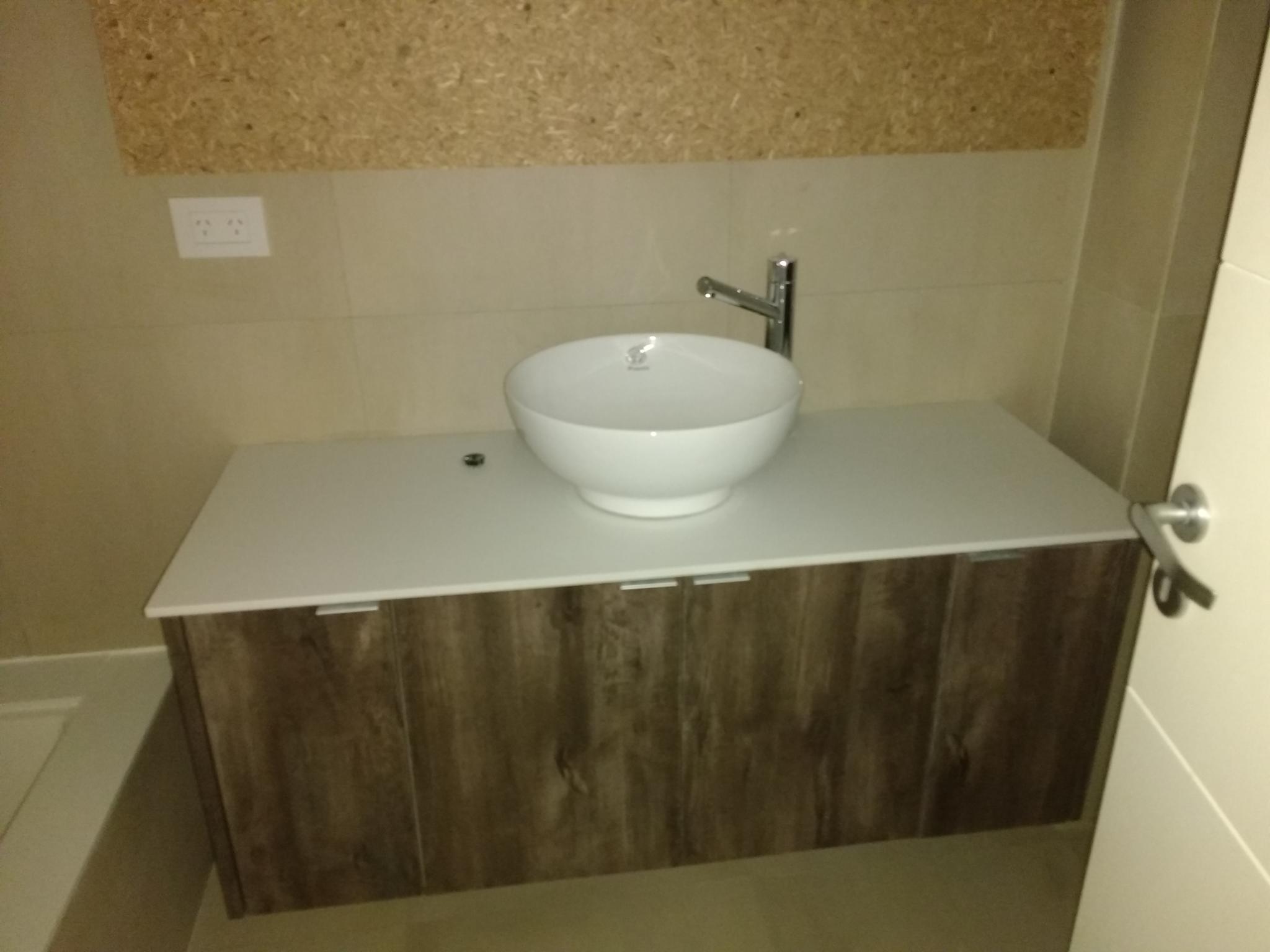 mesada blanca fina
