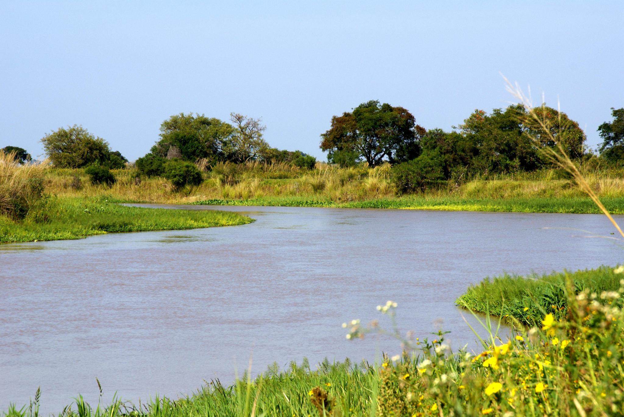 El Sausalito - Barrio Agreste - El río con sus curvas y sonidos