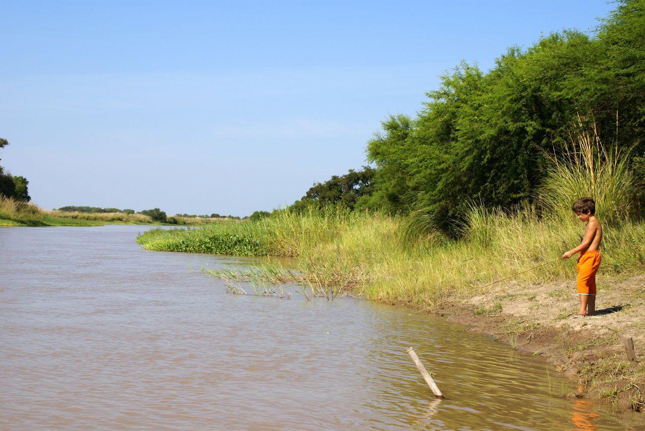 El Niño disfruta de la Pesca y la  Naturaleza