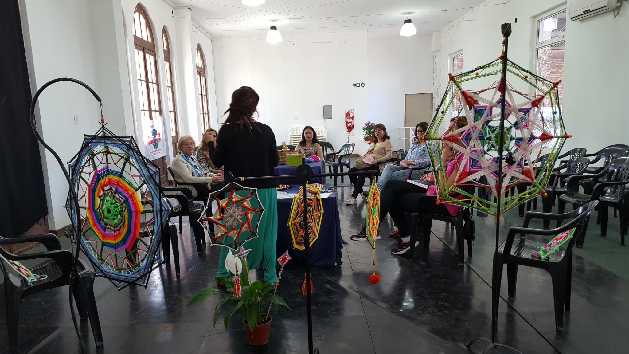 Taller de mandalas tejidas