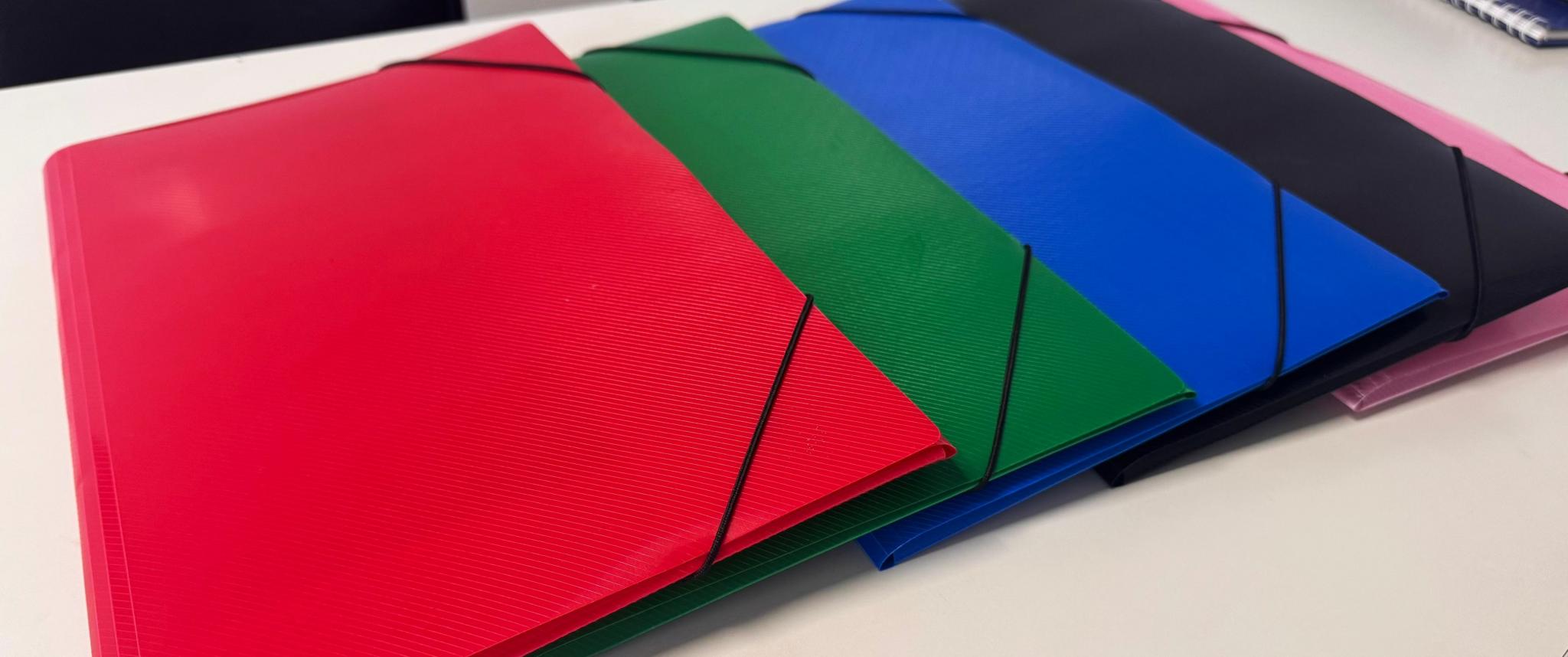 carpeta plastica con elastico