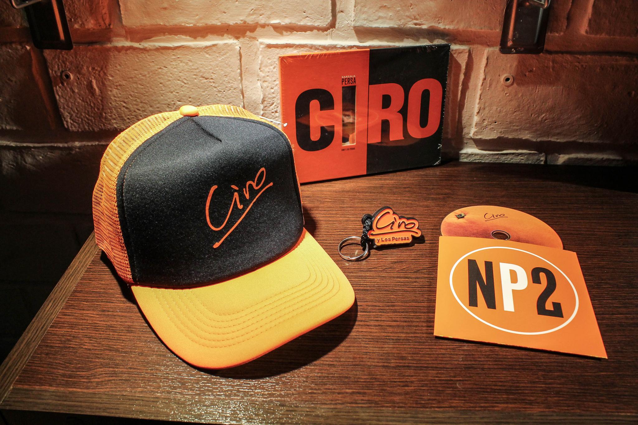 Gorra y llavero
