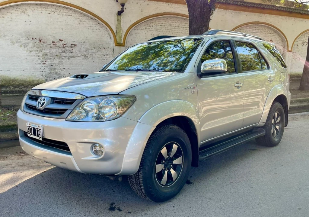 TOYOTA HILUX SW4 SRV AUTOMATICA 4X4 2007