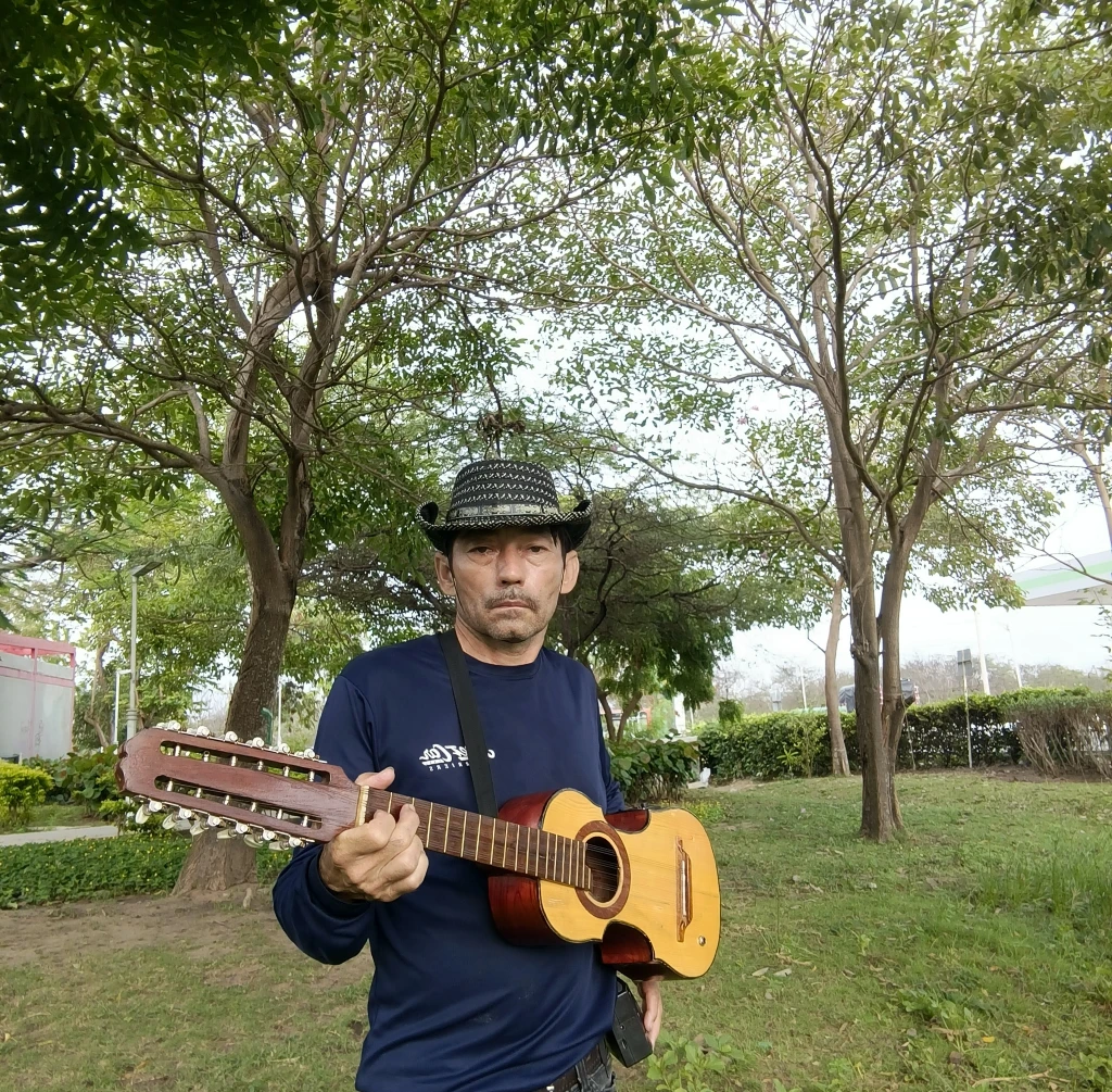 Portada del álbum debut Amanecer Carranguero