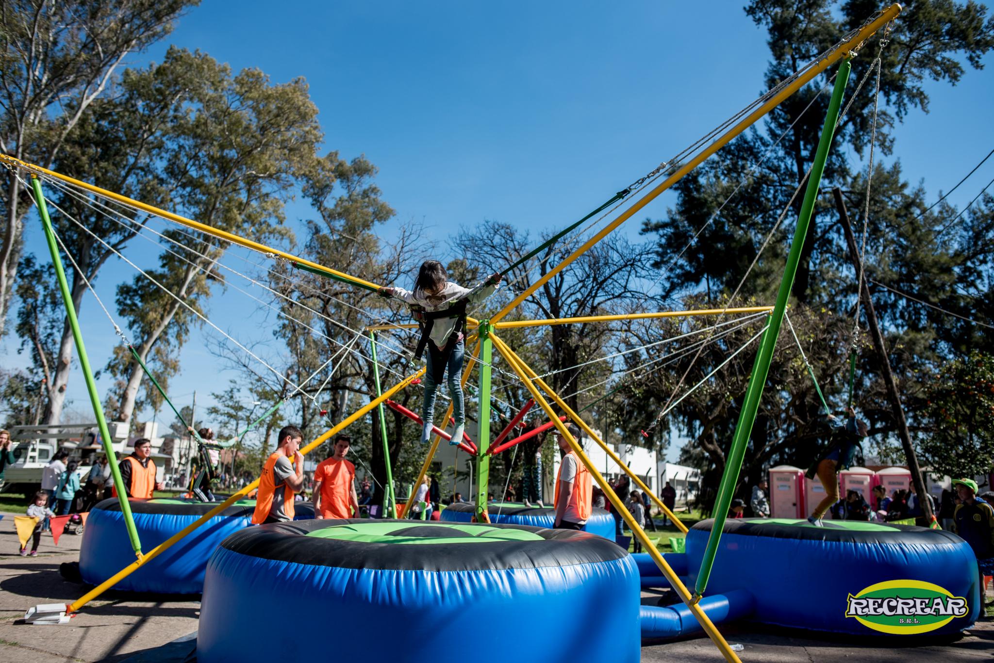 Alquiler de juegos inflables para cumpleaños y festejos en casa Rosario y localidades aledañas.