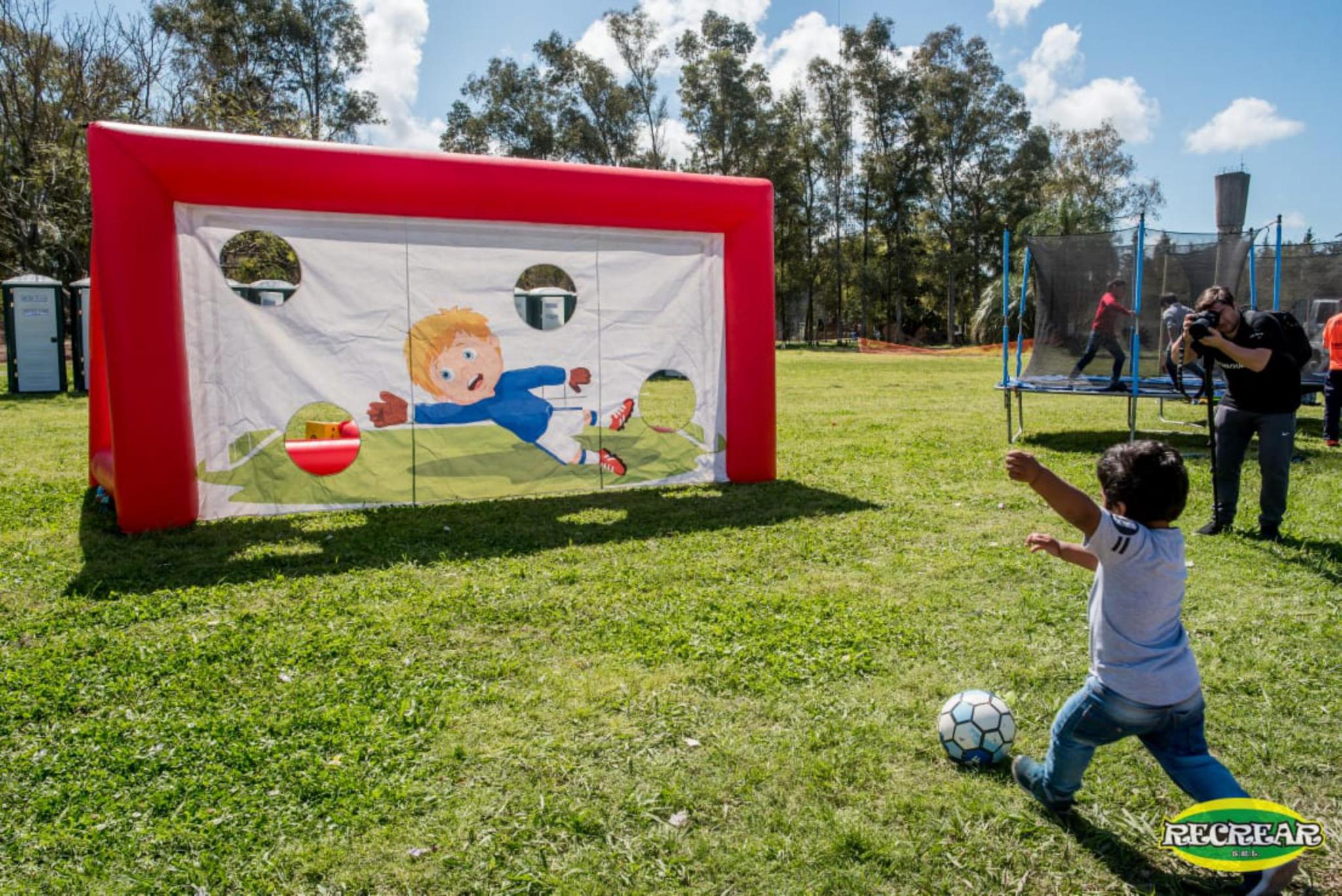 Alquiler de juegos inflables para cumpleaños y festejos en casa Rosario y localidades aledañas.