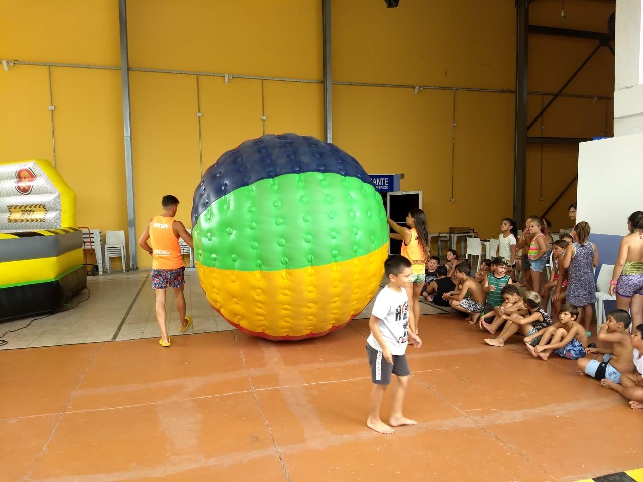 Alquiler de juegos inflables para cumpleaños y festejos en casa Rosario y localidades aledañas.