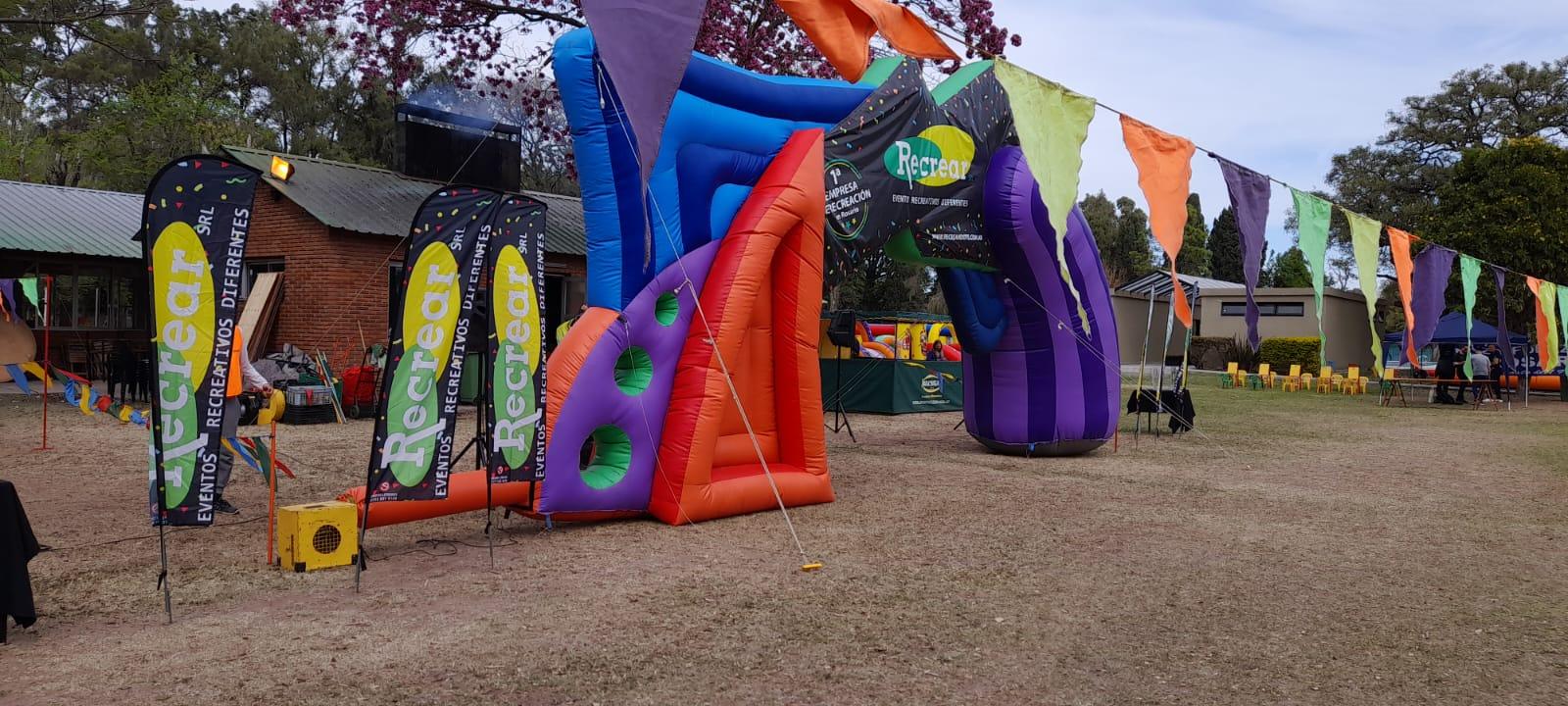 Alquiler de juegos inflables para cumpleaños y festejos en casa Rosario y localidades aledañas.