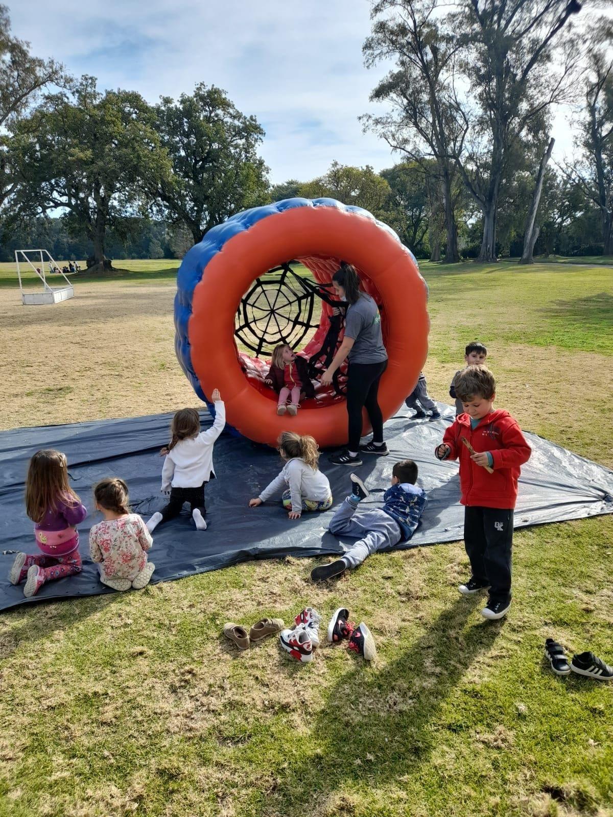Alquiler de juegos inflables para cumpleaños y festejos en casa Rosario y localidades aledañas.