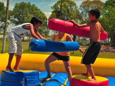 Alquiler de juegos inflables para cumpleaños y festejos en casa Rosario y localidades aledañas.
