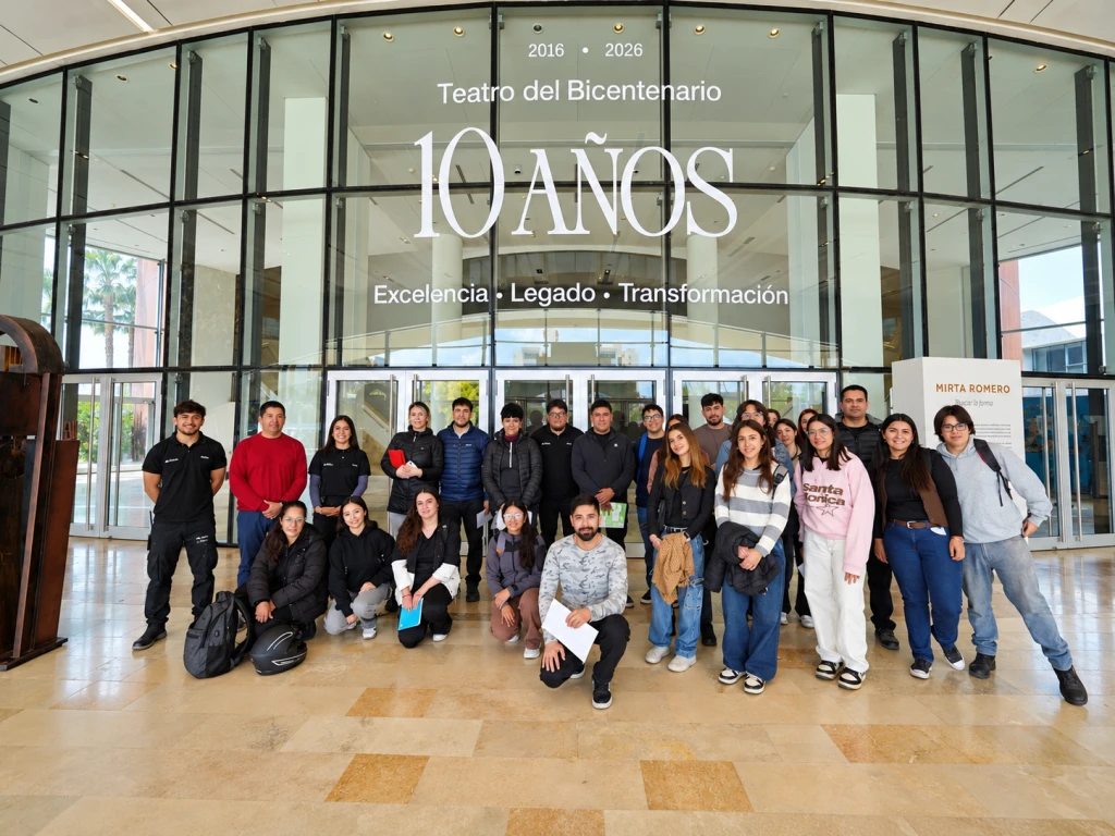 Experiencia de estudiantes del ISRI en Teatro del Bicentenario (2026)