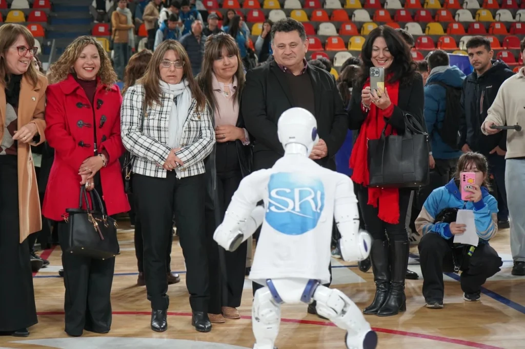 Una secuencia de interacción con el humanoide