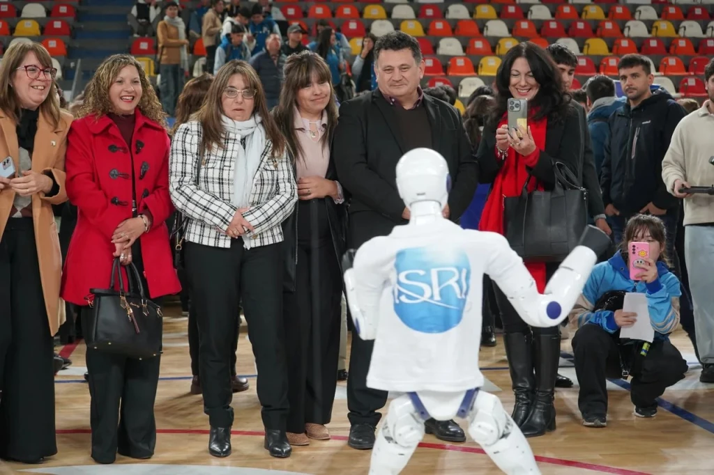 Una secuencia de interacción con el humanoide