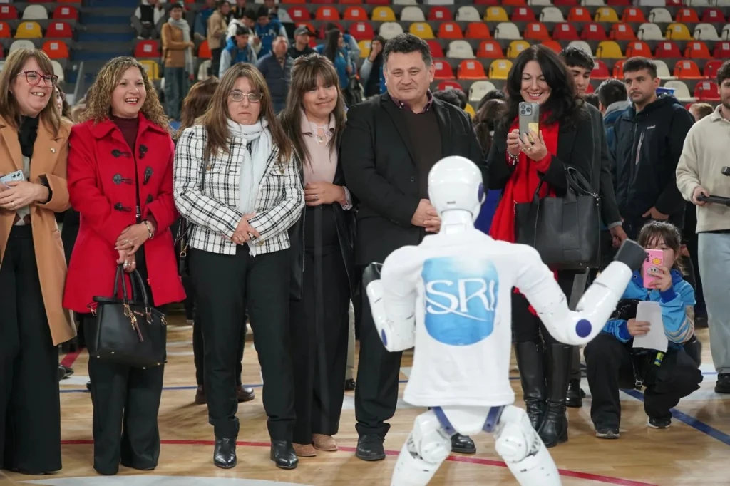 Una secuencia de interacción con el humanoide